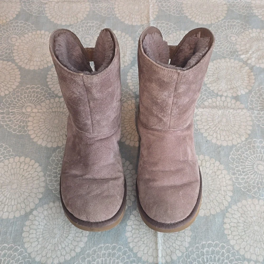 UGG tan suede boots size 8 - Picture 4 of 6